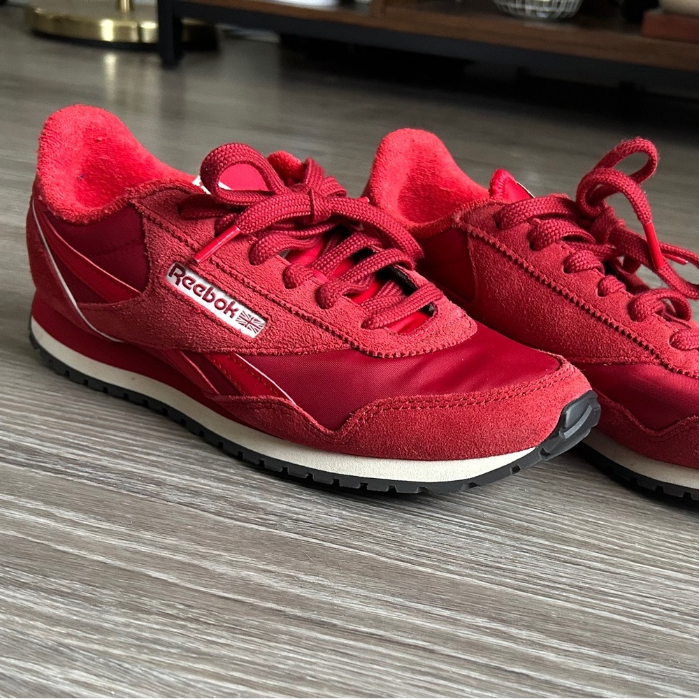 Reebok Classic AZ Women’s Red Sneakers